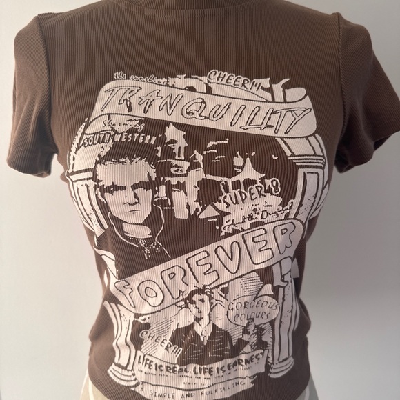 Cute baby tee perfect for the summer - Picture 2 of 3